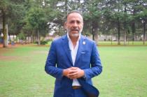 El alcalde informó sobre la gestión de las dosis después de que los vecinos que acudieron a vacunar a los menores se quejaran de la organización de la jornada.