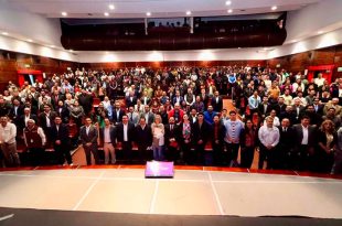 Durante la inauguración del foro, el alcalde Miguel Ángel Ramírez Ponce destacó la importancia de generar espacios de diálogo para construir propuestas que contribuyan a mejorar la movilidad en el Estado de México.