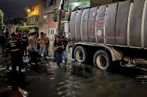 Video: Tres colonias de Nezahualcóyotl permanecen inundadas
