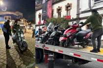 Como parte del operativo Moto Segura, la Dirección General de Seguridad y Protección de Toluca retiró 87 motocicletas por circular sin placas o con irregularidades en documentos.