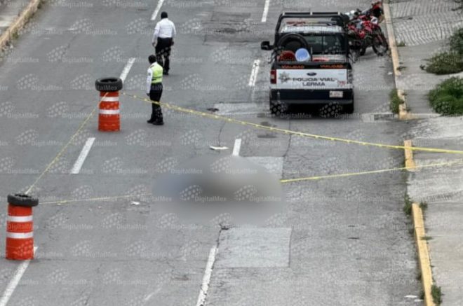 La zona del accidente fue acordonada por elementos de la Policía Municipal mientras la Fiscalía del Estado de México.