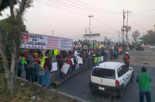 Los bloqueos se efectúan en la avenida Central, en el entronque con el Periférico Oriente o Ríos de Los Remedios y en la Vía José López Portillo, a la altura del DIF.