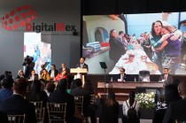 En esta sesión, Alejandro Viedma, subsecretario General de Gobierno, rindió protesta a Flores Fernández como alcalde de Metepec, reconociendo su compromiso y labor en el municipio.