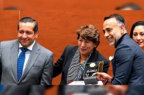 Fernando Flores Fernández, presidente municipal de Metepec, recibió seis distinciones durante la novena edición del Premio IAPEM a la Gestión Municipal 2025.