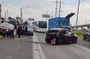 Aparatoso choque sobre Avenida las Torres