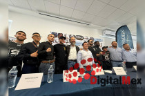 La cartelera contará con los boxeadores Demian Flores, Hugo López, César Longares y Enrique Escalona, quienes estuvieron acompañados por sus entrenadores Carlos Duarte y Jerry Mejía durante la conferencia de prensa.