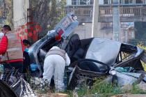 Al lugar acudieron cuerpos de emergencias, quienes confirmaron el fallecimiento de uno de los ocupantes.