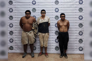 Juan “N” de 20 años, Juan “N” de 33 años y Francisco “N” de 30 años, junto con la probable droga y demás indicios asegurados, fueron presentados ante la Agencia del Ministerio Público con sede en Valle de Bravo.