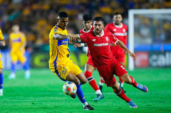 Toluca visita a Tigres como líder del Apertura 2026, con la misión de mantener la cima ante un conjunto regiomontano que busca salir de los últimos puestos.
