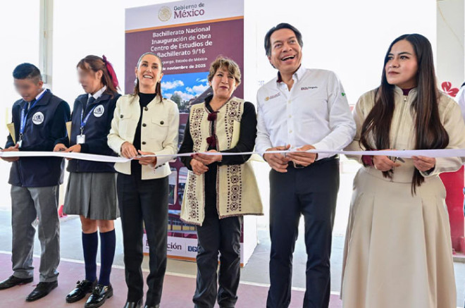 Claudia Sheinbaum y Delfina Gómez encabezaron la entrega de la obra que moderniza la Secundaria “Diego Rivera”, en beneficio de estudiantes de Zumpango.