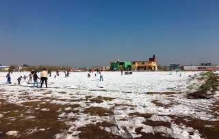 Intensa granizada cubre los campos de Tonanitla