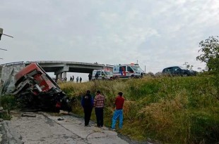 Acudieron cuerpos de emergencias quienes confirmaron el fallecimiento de una persona