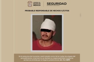 Los policías estatales detuvieron la agresión y aprehendieron a Alejandro “N” de 25 años de edad, quien después de recibir atención médica en un hospital, fue trasladado a la Agencia del Ministerio Público correspondiente.