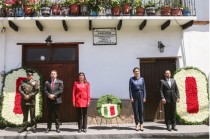 Autoridades estatales y municipales encabezaron la Guardia de Honor en homenaje a José María Cos, creador de El Ilustrador Nacional.