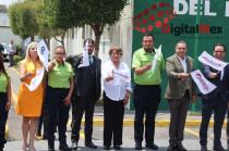 Delfina Gómez Álvarez encabezó la entrega de 10 ambulancias especializadas para la atención de pacientes con obesidad mórbida y recién nacidos en estado crítico.