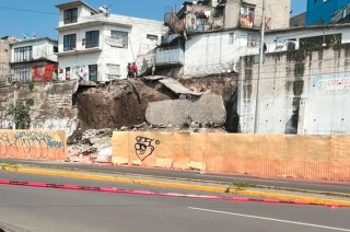 Esto es resultado del reblandecimiento de la tierra a causa de las intensas lluvias de la temporada