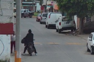 #Video: ¡Indignante! Policías de Tultepec huyen mientras mujer es asaltada