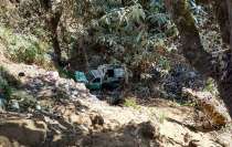 Los servicios de emergencia tuvieron que descender varios metros para el rescate del accidentado