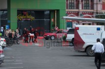 La víctima caminaba por los pasillos del centro comercial cuando comenzó a sentirse mal