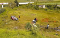 Desbarranca auto en San Felipe del Progreso