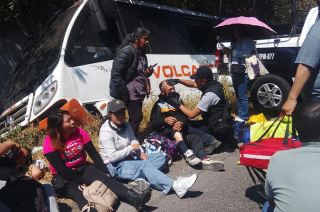 Al sitio acudieron unidades de Protección Civil de Tlalmanalco y Amecameca, quienes brindaron atención prehospitalaria a los ocupantes.