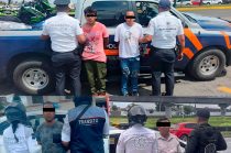 Cuatro personas fueron detenidas y puestas a disposición de la Fiscalía Especializada en la Investigación del Delito de Robo de Vehículo.