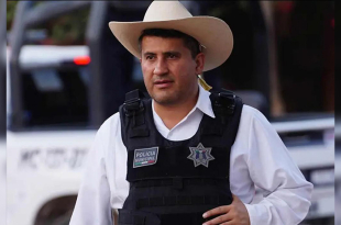 La Fiscalía General del Estado de Michoacán confirmó la detención de tres personas más por su presunta vinculación con el asesinato del exalcalde de Uruapan, Carlos Manzo Rodríguez.