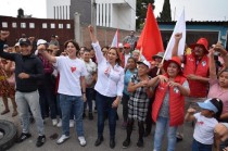 Muñiz Neyra recibió innumerables muestras de apoyo de las vecinas y vecinos de la colonia Reforma