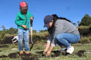 Invitó a la sociedad a sumarse a la reforestación