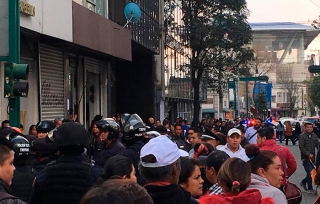 Arman zafarrancho comerciantes en centro de Toluca