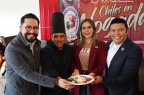 Productores de nuez, manzanas, granadas y chefs locales se unen para ofrecer a las familias un platillo emblemático que se ha convertido en toda una tradición.