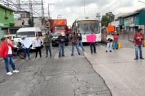 En el sitio quedaron varados vehículos particulares, de pasajeros y de carga