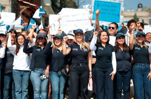Durante el recorrido de más de cinco kilómetros, la alcaldesa escuchó y dio seguimiento a solicitudes sobre pasos peatonales, sentidos de circulación, topes y señalización en zonas escolares
