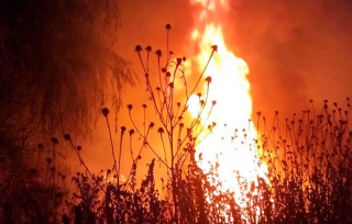 Toma clandestina genera incendio en Tezoyuca