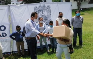 Entrega alcalde de #ValleDeBravo importantes obras y apoyos alimenticios