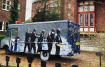 Banksy, pintor "rebelde sin causa", hace dinero al "destruir" su obra