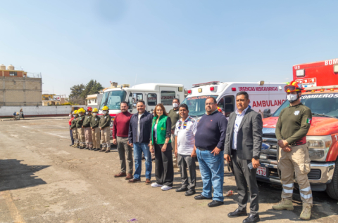 La presidenta municipal presenta las nuevas unidades que fortalecen la capacidad operativa de los servicios públicos en Tianguistenco