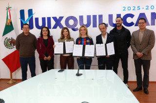 Al firmar un instrumento jurídico con el equipo deportivo y con Grupo Bosque Real, la presidenta municipal de Huixquilucan, Romina Contreras Carrasco, celebró la llegada del Barça Academy México a este municipio.