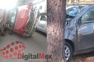 Testigos relataron que un camión Ford de 3 ½ toneladas, cargado con cajas de papas y que remolcaba una empacadora de pacas de avena, perdió el control y golpeó un automóvil particular