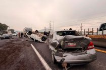 La circulación se vio afectada luego de la colisión entre un tráiler y tres automóviles ocurrida en el municipio de Ecatepec.