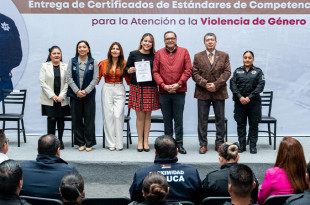 El presidente municipal, Ricardo Moreno, encabezó la entrega de certificaciones en tres competencias nacionales.