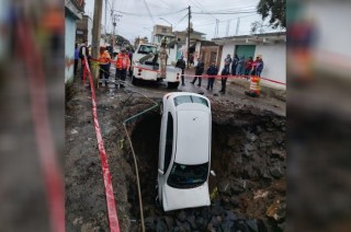 El conductor, un hombre de aproximadamente 28 años, sufrió lesiones leves en el rostro y fue atendido en el lugar