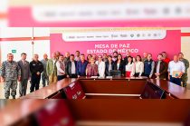 La gobernadora Delfina Gómez Álvarez encabezó la Mesa de Paz en Tultitlán.