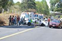 La volcadura ocurrió en el kilómetro 24 de la autopista Ixtapan-Toluca con dirección a la capital mexiquense