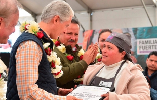 Inicia Alfredo del Mazo programa para mejorar viviendas en zonas indígenas