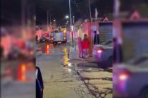 Al sitio acudieron paramédicos municipales y de la Cruz Roja para brindar los primeros auxilios