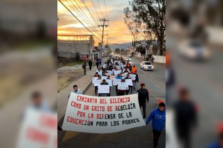 Se espera que los estudiantes continúan su movilización en dirección a la Ciudad de Toluca.