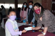 88 niñas y niños del municipio están aprendiendo otomí en sus planteles escolares.