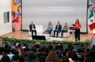 Señaló que México enfrenta una crisis con un promedio de diez feminicidios diarios.