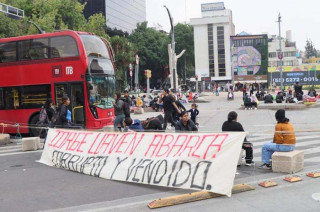 Los Normalistas exigen justicia por la muerte de uno de sus compañeros.